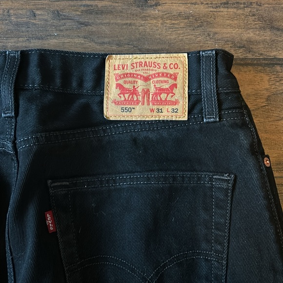 levi’s 550 black jeans. basically brand new. 31x32 - Picture 4 of 4
